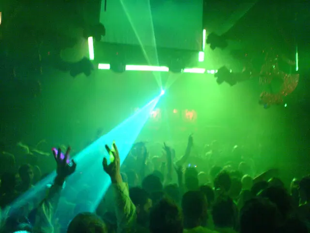 Photograph taken by Mushin at en:Gatecrasher on 16 April 2006.
