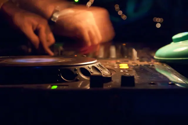 The art of mixing is a process of making smooth blends between tracks. Sometimes it's more fun to add some variety to transitions with turns, spins, spinbacks, power-offs and stops. Vagator, Goa, India.